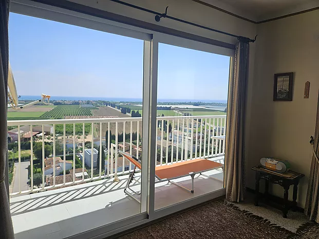 Cozy apartment with 2 bedrooms and sea views in the &quot;Bon Relax&quot; residential area