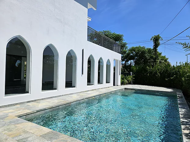 Magnifique villa avec 2 piscines, 8 chambres et permis de location