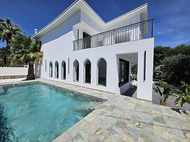 Magnifique villa avec 2 piscines, 8 chambres et permis de location